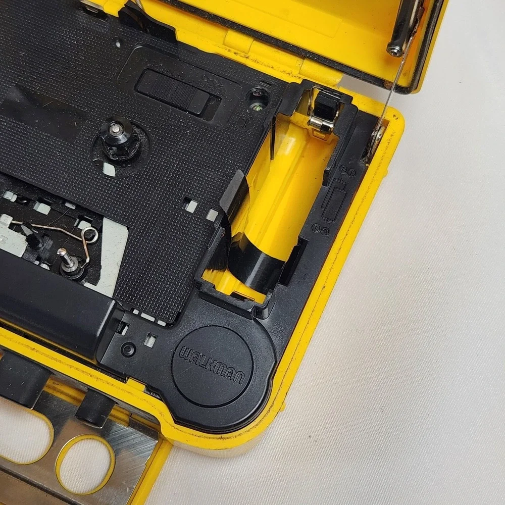 SONY Walkman Sports Audio Cassette fm/am Radio WM-AF54 yellow‎ Tested-Works READ